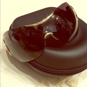 Dior retractable ear piece sunnies!